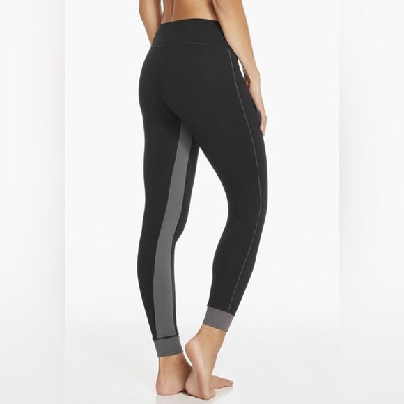 Fabletics Women’s S PowerHold Amery Mid-Rise Ankle Black/Gray Leggings - VGUC! - Picture 2 of 12